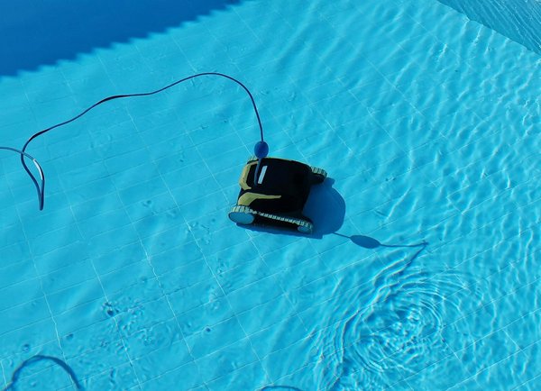 Choisir le meilleur robot piscine pour un entretien optimal