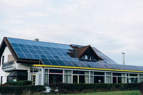 Comment déclarer ses revenus photovoltaïques en toute simplicité