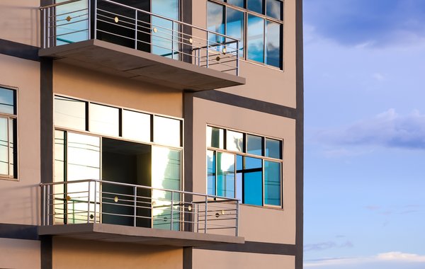 Garde-corps barreaudage : optez pour un style aérien et sûr